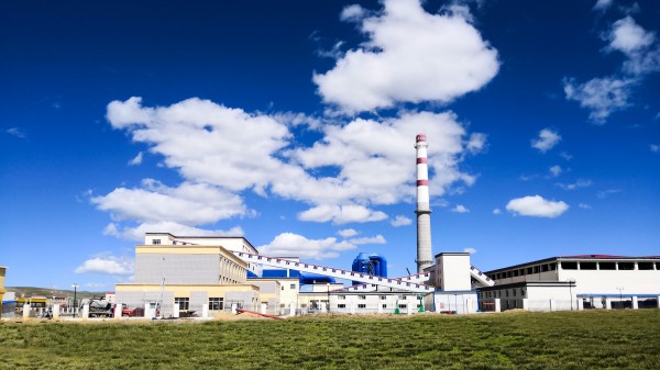 不惧“断崖式”降温，，，，，，尊龙集团供暖锅炉热力汹涌！